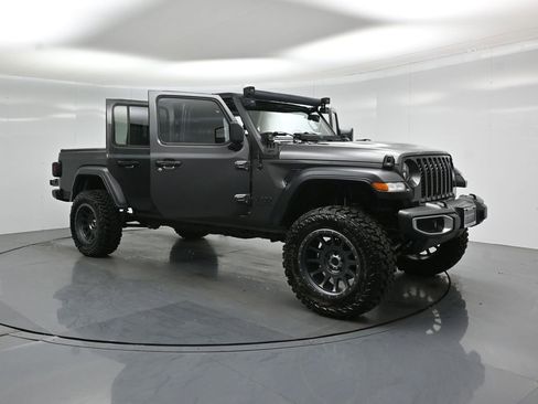 Used 2023 Jeep Gladiator Sport AWD/4WD image 25