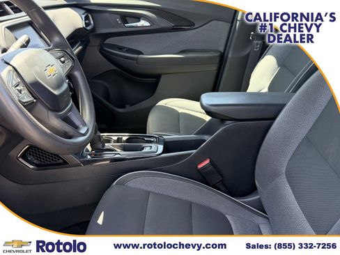 Used 2022 Chevrolet TrailBlazer LT w/ Confidence II Package FWD image 16