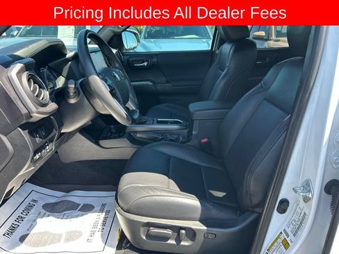 Used 2023 Toyota Tacoma TRD Off-Road w/ TRD Premium Off Road Package AWD/4WD image 2