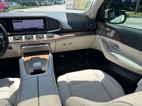 Used 2024 Mercedes-Benz GLE 450 4MATIC image 11