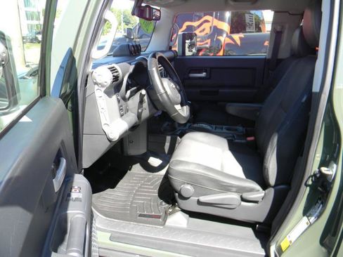 Used 2014 Toyota FJ Cruiser 4WD w/ Convenience Package image 10