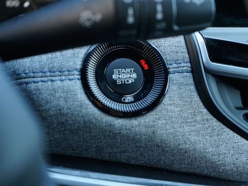 Used 2025 Jeep Compass Latitude image 27