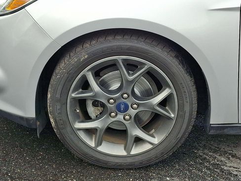 Used 2014 Ford Focus SE w/ Equipment Group 201A image 9