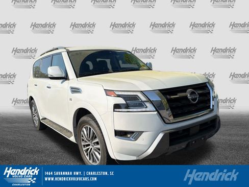 Used 2021 Nissan Armada SV w/ SV Appearance Package RWD image 1