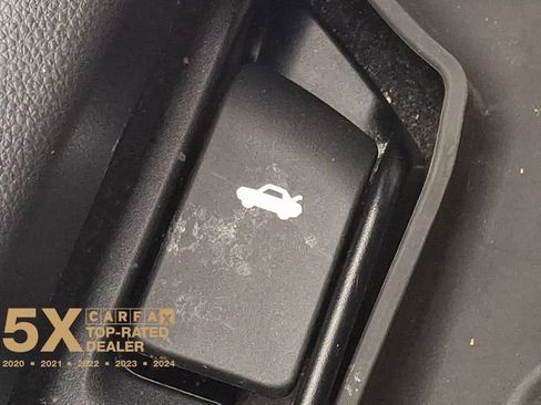 Used 2024 Toyota Corolla LE image 31