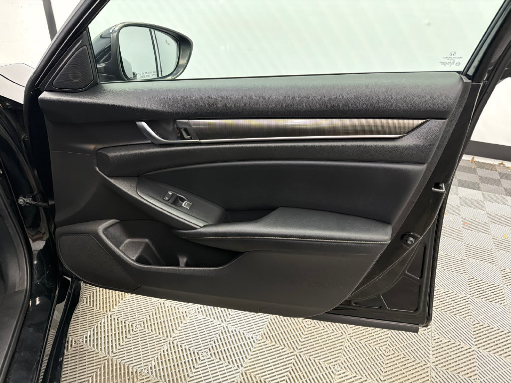 Used 2018 Honda Accord Sport image 15