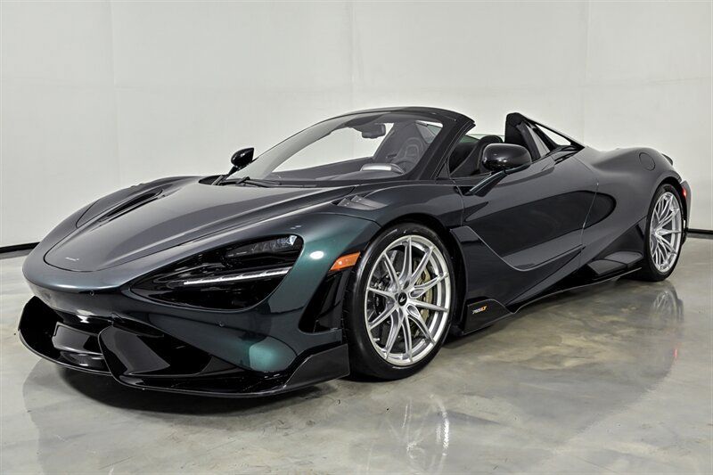 Used 2022 McLaren 765LT RWD image 8