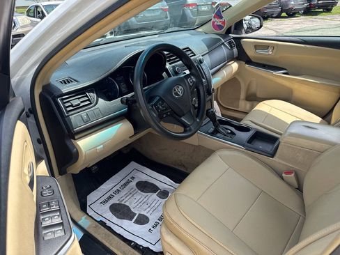 Used 2017 Toyota Camry LE FWD image 6