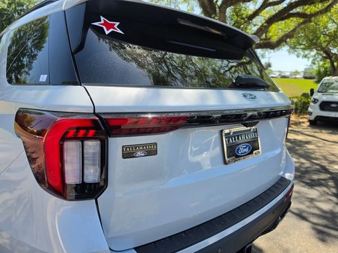 New 2026 Ford Explorer ST-Line w/ ST-Line Street Pack RWD image 32
