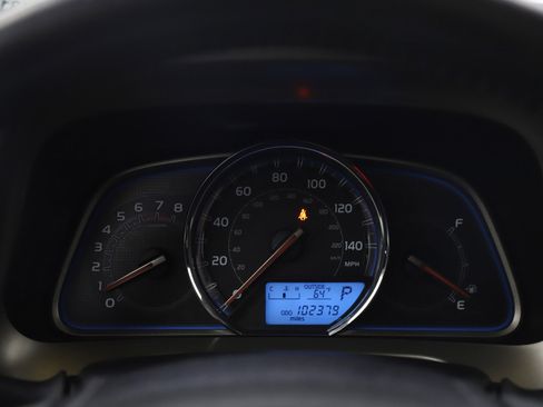 Used 2014 Toyota RAV4 Limited w/ Technology Package image 28