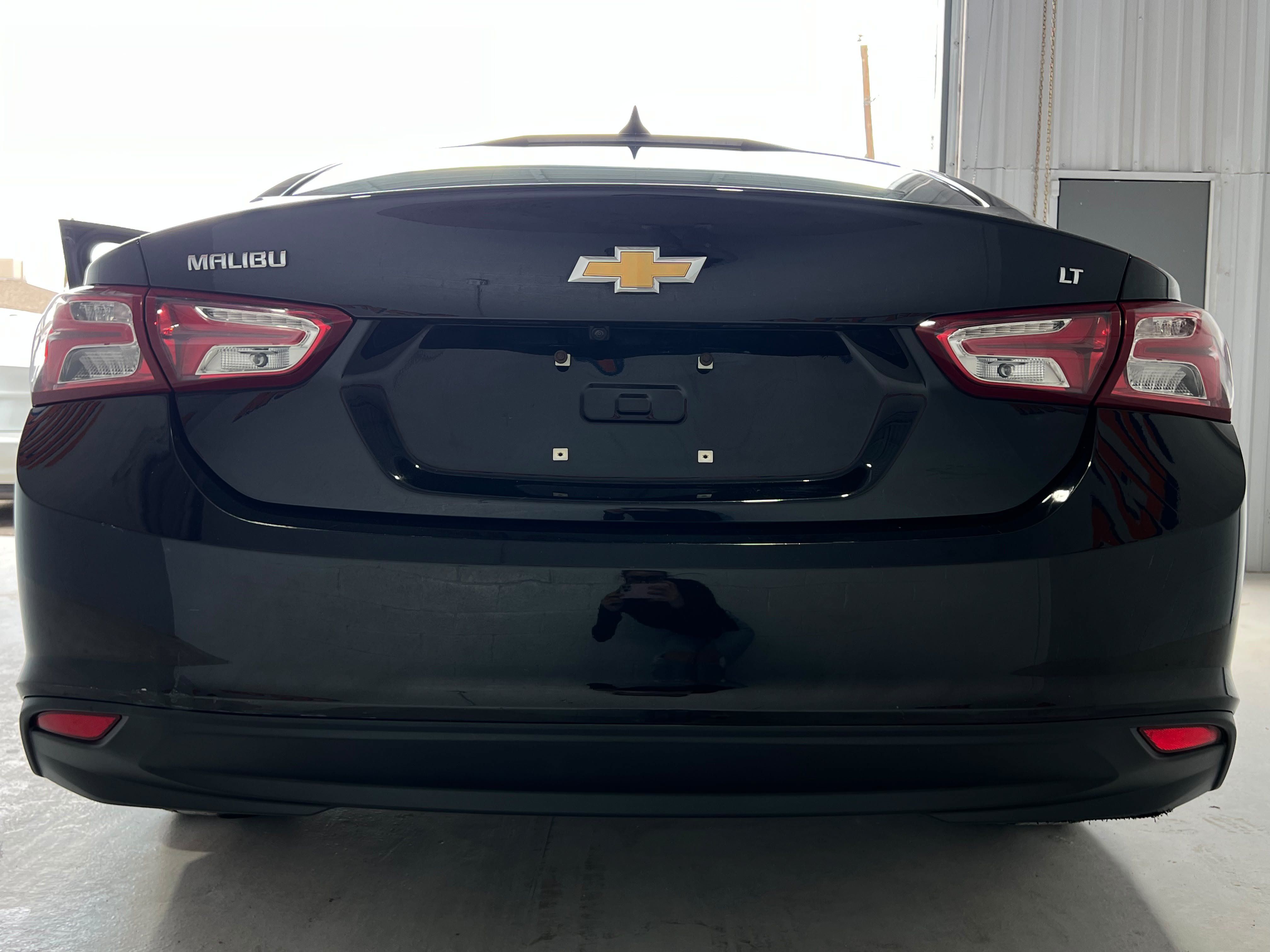 Used 2022 Chevrolet Malibu LT FWD image 4
