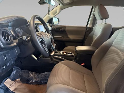 Used 2023 Toyota Tacoma SR AWD/4WD image 11