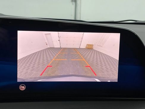 Used 2024 Cadillac XT4 Luxury w/ Cold Weather Package FWD image 4