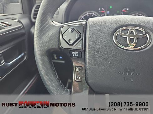 Used 2022 Toyota 4Runner TRD Off-Road AWD/4WD image 17