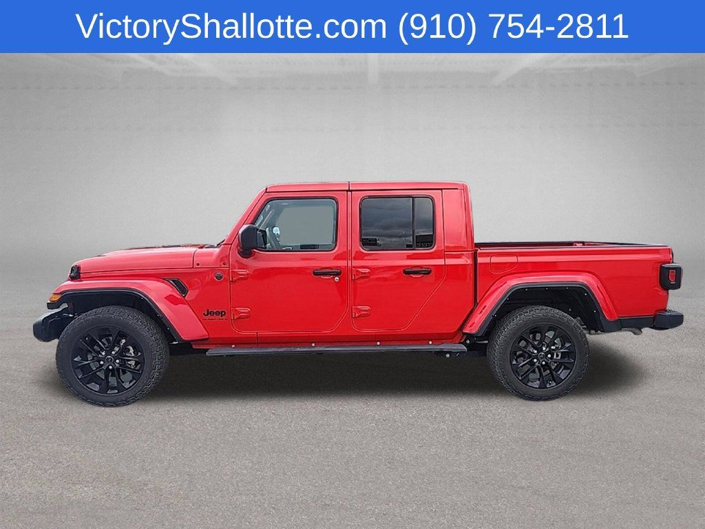 Used 2025 Jeep Gladiator Sport AWD/4WD image 16