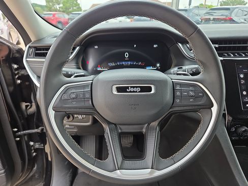 Used 2023 Jeep Grand Cherokee L Laredo AWD/4WD image 16