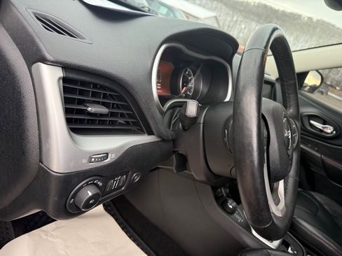 Used 2014 Jeep Cherokee Trailhawk image 22