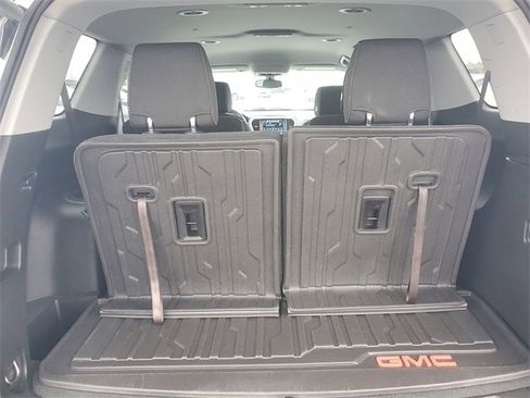 Used 2019 GMC Acadia SLE w/ LPO, Floor Liner Package image 8