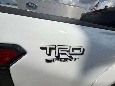 Used 2025 Toyota Tacoma TRD Sport AWD/4WD image 40