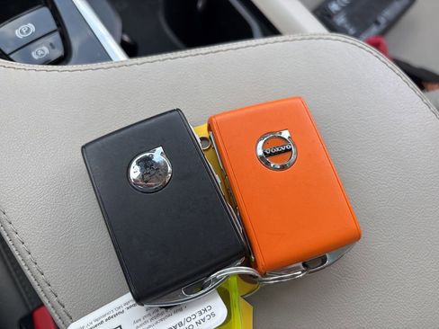 Used 2023 Volvo XC90 B6 Plus w/ Protection Package Premier image 28