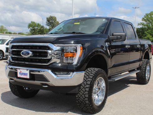 Used 2021 Ford F150 XLT w/ Equipment Group 302A High AWD/4WD image 4