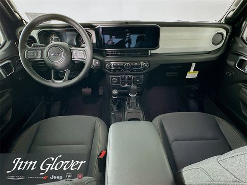 New 2025 Jeep Gladiator Sport image 21