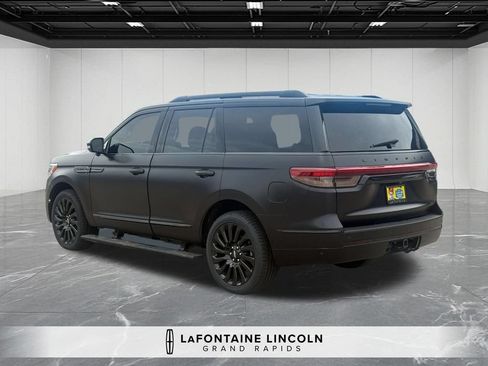 Used 2023 Lincoln Navigator Black Label AWD/4WD image 3