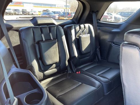 Used 2017 Ford Explorer XLT w/ Equipment Group 202A image 14