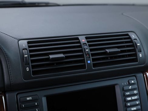 Used 2003 BMW M5 image 57