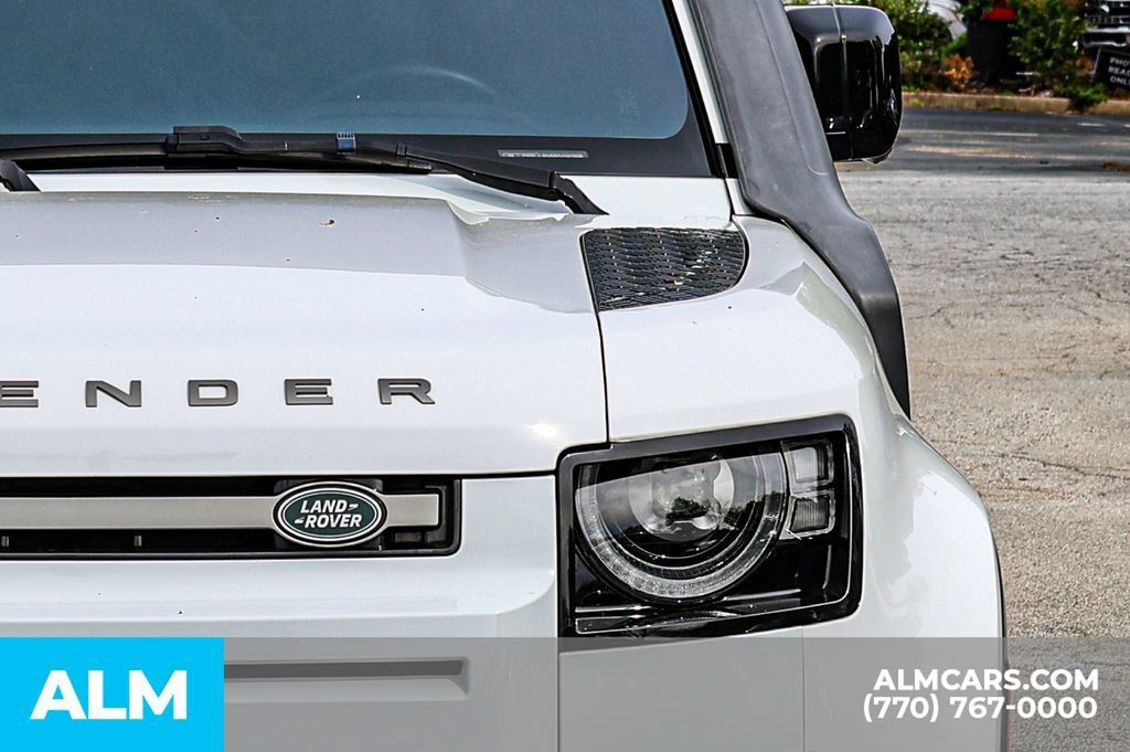 Used 2022 Land Rover Defender 110 X-Dynamic SE AWD/4WD image 14