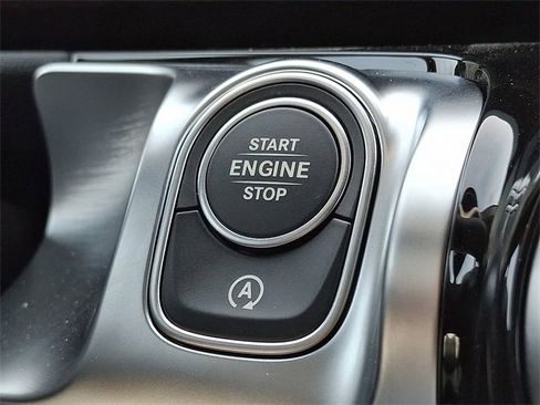 New 2025 Mercedes-Benz GLB 250 4MATIC image 19