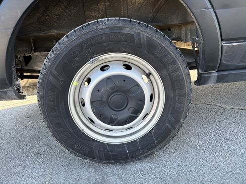 Used 2019 Ford Transit 250 148 Medium Roof image 31