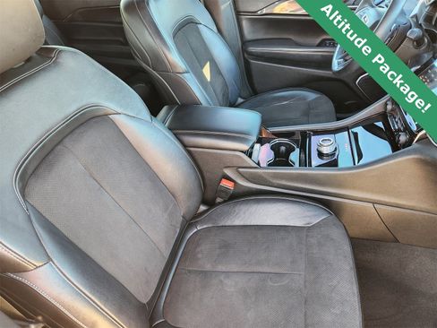 Certified 2022 Jeep Grand Cherokee L Laredo image 14