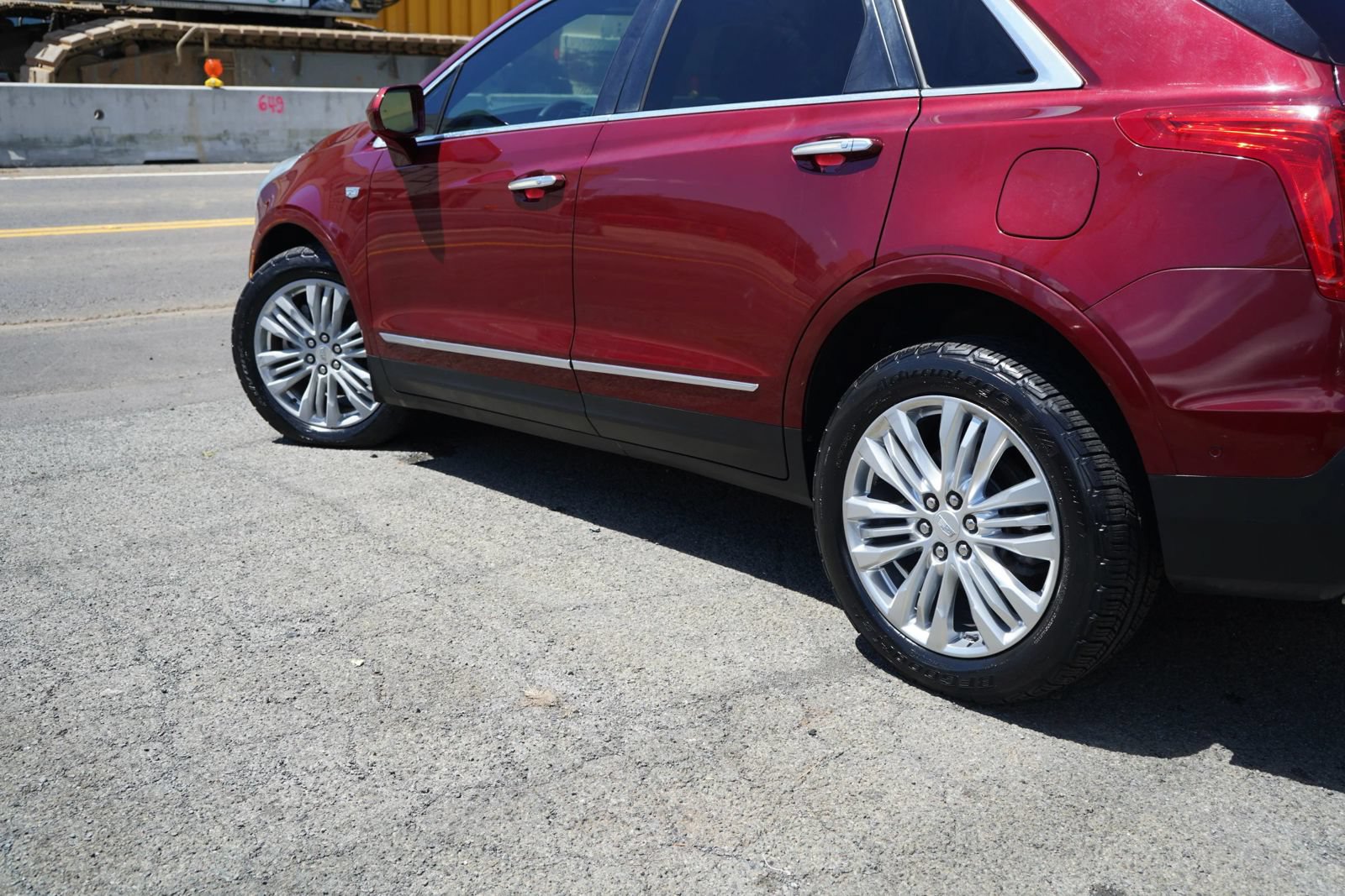 Used 2017 Cadillac XT5 Premium Luxury w/ Driver Assist Package FWD image 7