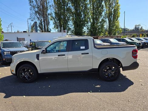 New 2025 Ford Maverick XLT w/ XLT Luxury Package image 8