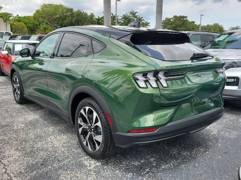Used 2025 Ford Mustang Mach-E Select w/ Comfort Package Lite AWD/4WD image 4