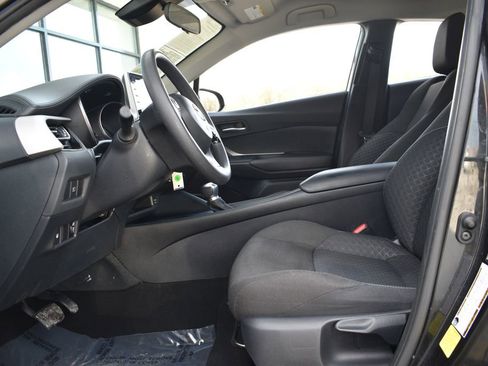 Used 2021 Toyota C-HR LE image 30