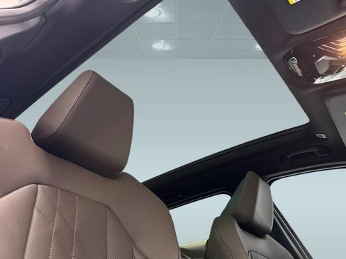 Used 2025 BMW X3 xDrive30i w/ Convenience Package image 16