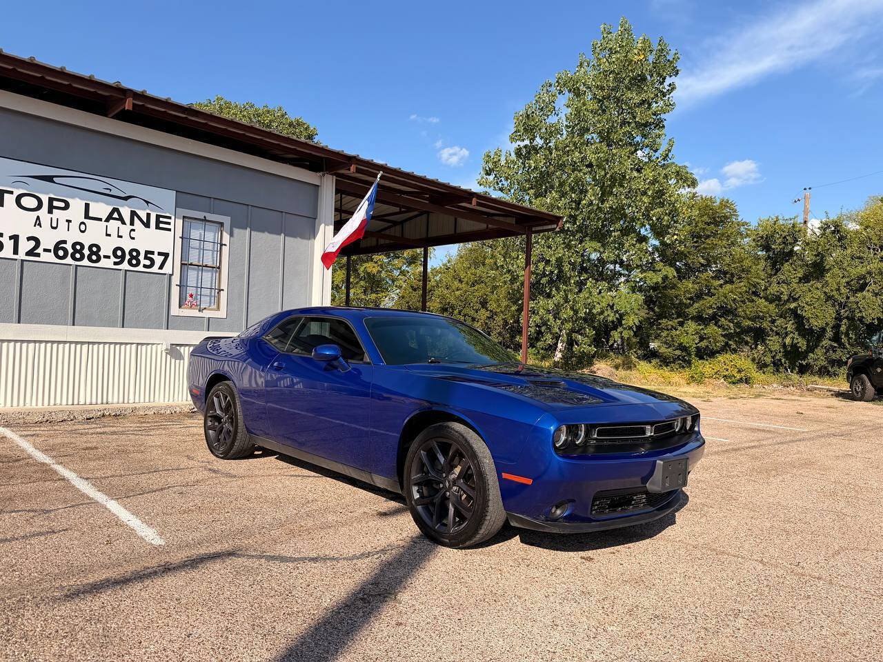 Used 2021 Dodge Challenger SXT w/ Blacktop Package RWD image 4
