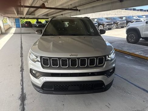 Used 2024 Jeep Compass Latitude AWD/4WD image 18