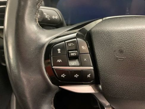 Used 2022 Ford Explorer Platinum w/ Technology Package AWD/4WD image 24