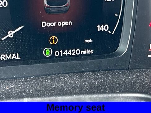 Used 2025 Honda Pilot Black Edition image 9