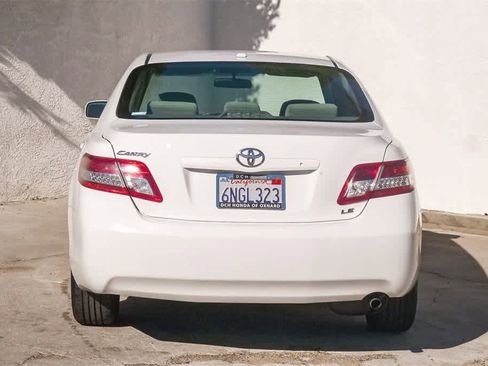 Used 2011 Toyota Camry LE image 8