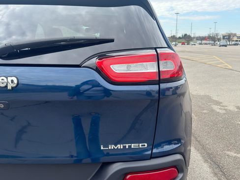 Used 2018 Jeep Cherokee Limited image 5