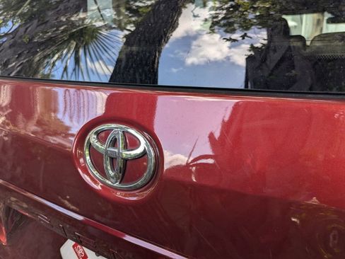 Used 2020 Toyota Sienna XLE w/ XLE Navigation Package image 14