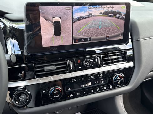 New 2026 Nissan Pathfinder SL FWD image 6