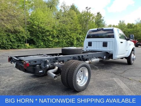 New 2026 RAM 5500 4x4 Regular Cab image 7
