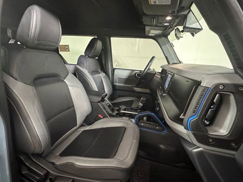 Used 2022 Ford Bronco Black Diamond image 32