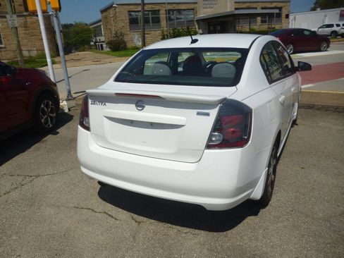 Used 2012 Nissan Sentra 2.0 SR w/ Special Edition Pkg FWD image 2