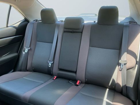 Used 2018 Toyota Corolla LE FWD image 14